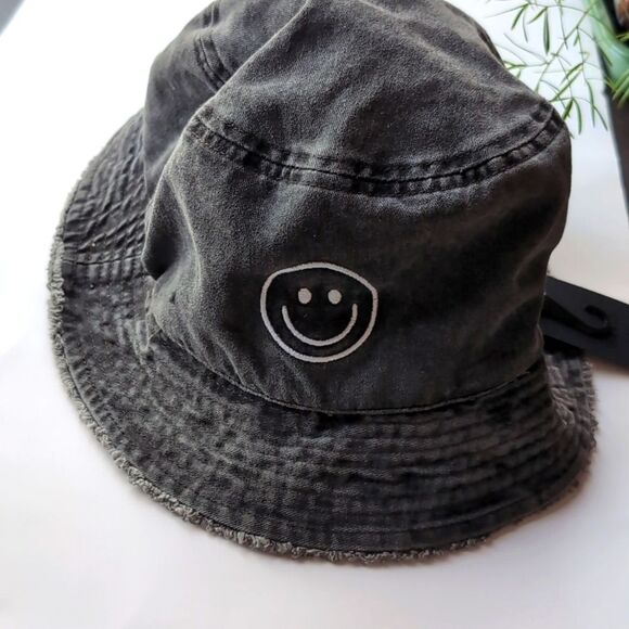 David and Young Accessories - Dave & Young Smiley Embroidered Grey Denim Bucket Hat Cotton Nwt